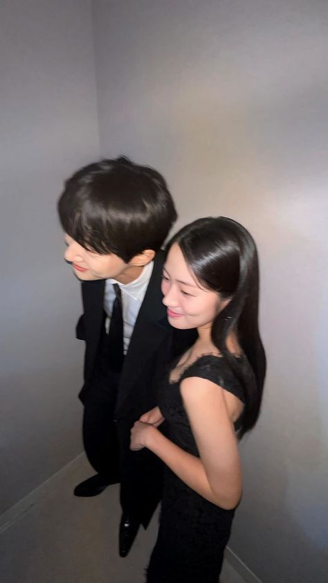 Sun-jae And Sol, Sol And Sun Jae, Im Sol And Sun Jae, Byeon Woo Seok Instagram, Sun Jae, Kim Hye Yoon, Byeon Woo Seok, Korean Drama Stars, Lovely Runner