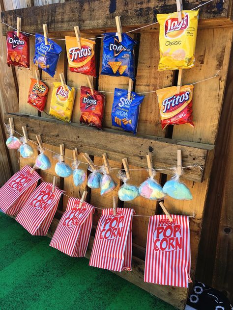 Outdoor Movie Party, Backyard Movie Party, Movie Night Birthday Party, Movie Ideas, Backyard Movie Nights, Carnival Themed Party, Backyard Movie, Movie Night Party, Movie Birthday