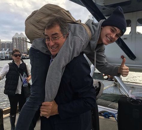 Mitchell Hope (BEN) and Kenny Ortega having fun filming DESCENDANTS 2!!! #mitchellhope #descendants #descendants2 #kennyortega Mitchell Hope, Disney Descendants Movie, Kenny Ortega, Descendants 1, Disney Descendants 3, Descendants Cast, Descendants 2, Cameron Boyce, Sofia Carson