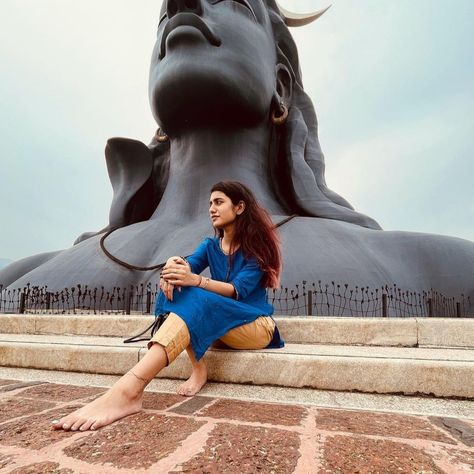 Lord Venkateswara Images Full Hd Wallpaper, Priya Varrier, Priya Prakash Varrier, Isha Foundation, Priya Prakash, Isha Yoga, Temple Photography, Creative Fashion Photography, Yoga Photos