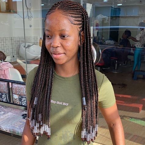 Sweet And Sour Hairstyle Braids, Sweet And Sour Hairstyle, Straight Up Hairstyles, Cornrows With Beads, Black Hair 90s, Women Cornrows, Hair 90s, Cornrows Braids For Black Women, Hairstyle Braids