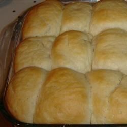 These are by far the best rolls I've ever had! My neighbor's mom makes these and passed the recipe along. They are scrumptious! This recipe makes a lot of rolls. You can freeze the dough after forming it into rolls. Yeast Dinner Rolls Recipe, Roadhouse Rolls, Texas Roadhouse Rolls, Homemade Hamburger Buns, No Yeast Dinner Rolls, Active Dry Yeast, Homemade Rolls, Yeast Rolls, Dinner Rolls Recipe