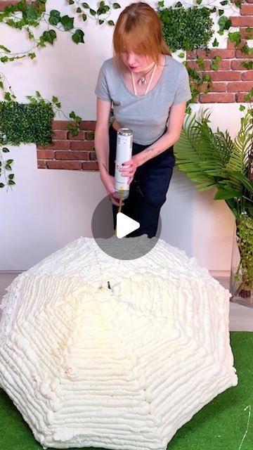 837 likes, 13 comments - 5mcdecor.official em August 6, 2024: "Transform an old umbrella into a mushroom foam lamp ⛱️ #transformation #recycle #upcycle #recycleoldstuffs #craftideas #handcrafted #idea #diy #5minutecrafts #decor". Old Umbrella Upcycle, Spray Foam Tree Diy, Diy Giant Teacup, Old Umbrella Ideas Diy, Foam Mushrooms Diy, Styrofoam Mushrooms Diy, Giant Teapot Prop Diy, Mushroom Umbrella Diy, Diy Large Mushrooms