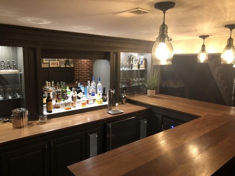 Mike's U-Shaped Bar | Easy Home Bar Plans U Shaped Basement Bar, Cozy Home Bar, Indoor Bar Ideas, Garage Bar Ideas, U Shaped Houses, U Shaped Bar, Home Bar Plans, L Shaped Bar, Basement Bar Design