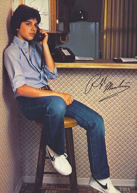 #ralphmacchio #daniellarusso #thekaratekid #karatekid #eighties #80s #1980s #80sfashion #80saesthetic #vintage #movieposter #movies #cute #beach #aesthetic #cobrakai #theoutsiders Leg Photo, Daniel Karate Kid, Ralph Macchio The Outsiders, The Karate Kid 1984, 80s Actors, 90s Actors, The Karate Kid, 80s Men, Karate Kid Cobra Kai