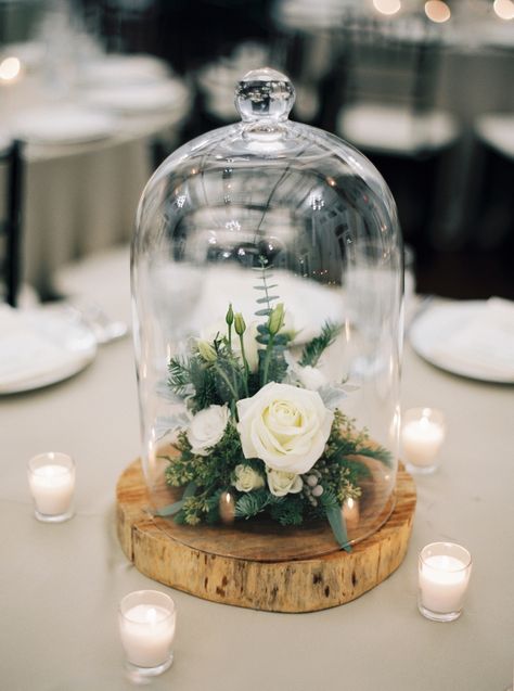 table Wedding Centerpieces Cottagecore, Southern Winter, Cloche Decor, Winter Wedding Centerpieces, Winter Wedding Ideas, Tulip Wedding, Simple Wedding Flowers, Sporting Club, Candle Wedding Centerpieces