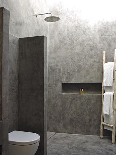 Shower Divider Shower Divider Ideas, Bathroom Divider Ideas, Industrial Interior Design Bathroom, Concrete Shower Ideas, Toilet Divider, Shower Divider, Concrete Bathroom Design, Rustic Bathroom Shower, Industrial Bathroom Design