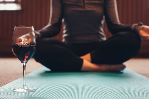 How to 'wine' down after the holidays. Wine after yoga! Wine in the bathtub! Wine And Yoga, Candlelight Yoga, Wine Yoga, Pouring Wine, Wine Down, In The Bathtub, Plants Ideas, Crazy Funny Pictures, Quirky Art