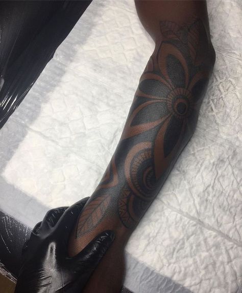 African Sleeve Tattoo, Dark Skin Tattoo, Stick Tattoo, African Tattoo, Black Girls With Tattoos, Ornamental Tattoo, Tattoos For Black Skin, Stylist Tattoos, Diy Tattoo