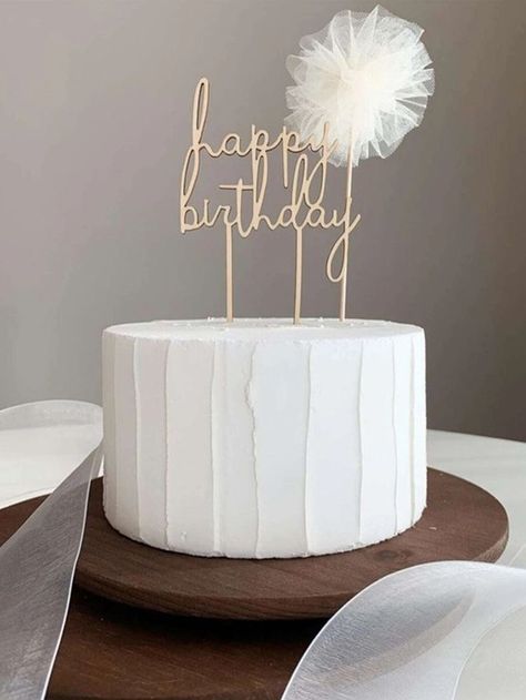 Sweet 16 Cake Ideas Simple, Simple Cakes Birthday, Birthday 23 Ideas, Birthday 25 Years Ideas, Simple Decorations For Birthday, Cake Simple Decoration, Simple Bday Cakes, Simple Cake Decor, Simple Design Cake