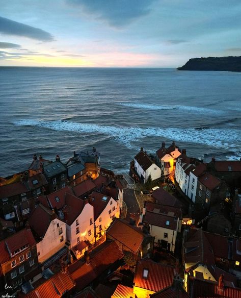 Robin Hoods, Robin Hoods Bay, England Aesthetic, Holiday Aesthetic, Coastal Towns, Robin Hood, Robins, Pretty Places, Travel Inspo