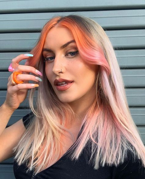 Quirky Hair Colours, Peach Money Piece Hair, Quirky Hair, Money Piece Hair, Coral Hair, Pink Blonde, Pink Blonde Hair, Peach Hair, Cream Hair