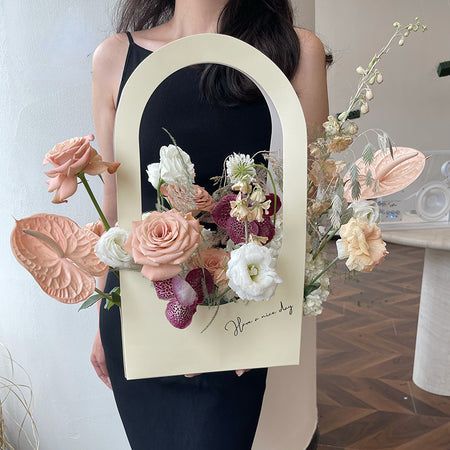 Bundle Packaging, Flower Bouquet Boxes, Paper Bag Flowers, Floral Packaging, Wet Flowers, Bouquet Bag, Flower Bundle, Bouquet Box, Oval Window