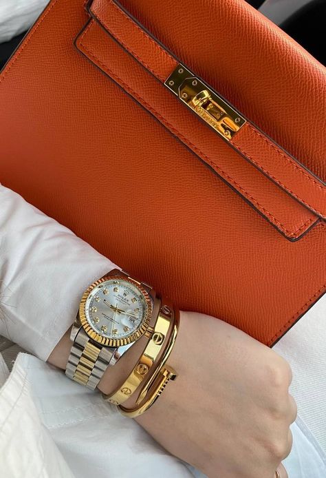 Trendy Watches Women, Trendy Watches Women Fashion, Elegant Watches Women, Rolex Watches Women, Trendy Watches, Hermes Kelly Bag, Vintage Watches Women, Gold Watches, Expensive Jewelry Luxury