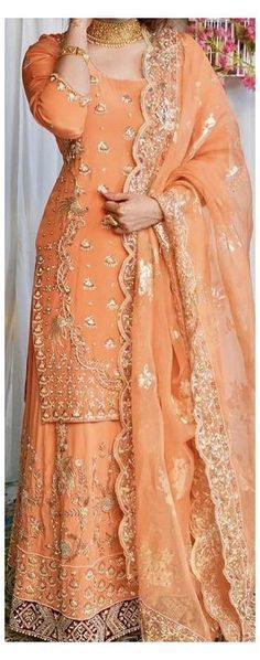 Palazzo Suits Indian Wedding, Peach Indian Suit, Peach Punjabi Suit, Punjabi Embroidery Suit Design, Punjabi Suit For Ladies, Net Dresses Pakistani, Peach Color Lehenga, Suits For Women Fashion, Jas Wedding