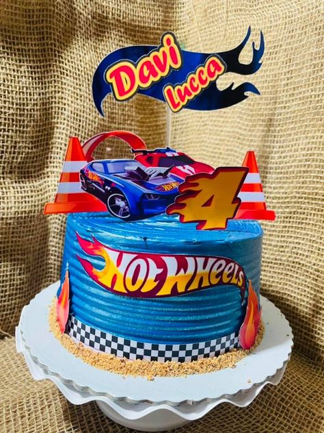 Bolo decorado em chantininho azul, trabalhado em espatula decorativa. Bolo Hot Wheels Chantilly, Bolo Hot Wheels, Hot Wheels Birthday, Hot Weels, Beautiful Birthday Cakes, Birthday Idea, Kids Cake, 5th Birthday, Birthday Cake