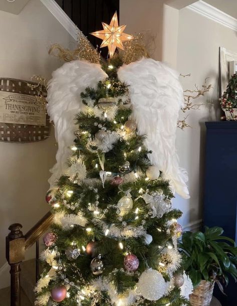 Angel Wings Christmas Tree, Angel Christmas Tree Theme Decorating Ideas, Diy Tree Topper, Contemporary Christmas Trees, Holiday Diy Projects, Tree Inspiration, Silver Christmas Decorations, Christmas Decor Inspiration, Christmas Tree Inspiration