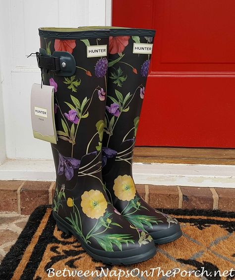 Hunter Royal Horticultural Society Garden Boots & Other Fabulous Finds Outfit Rain, Lobster Shirt, Garden Party Outfit, Garden Boots, Floral Boots, Gardening Outfit, Healthy Garden, The Porch, Ideas Garden