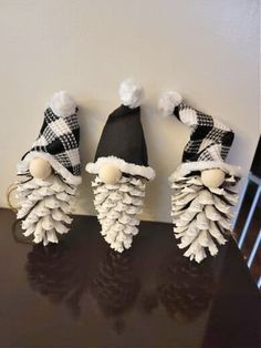 Pine Cone Ornaments Christmas Diy, Pine Cone Crafts Knomes, Fan Globe Crafts, Popular Christmas Ornaments For 2023, Western Christmas Crafts Diy, Hemp Cord Crafts Ideas, Christmas Wood Crafts To Sell Clogs & Mules, Shucutery Board Ideas, Small Christmas Tree Ornaments Diy