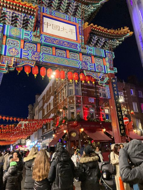 #london #chinatown #england #nighttime London Chinatown Aesthetic, Chinatown Aesthetic, China Town London, London Diaries, London In February, London January, Chinatown London, London February, London Trip