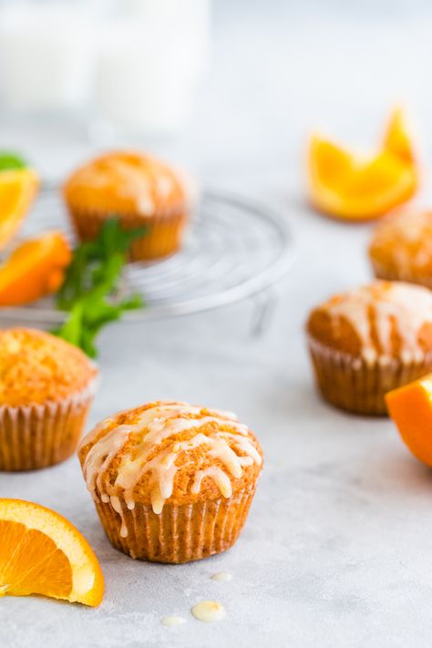 Fresh orange muffins recipe - These fresh orange muffins are made from orange juice, pulp and a good amount of orange zest which makes it absolutely scrumptious. It's an easy recipe to put together. | ArtofPalate.com Orange Pulp Recipes, Orange Juice Art, Juice Pulp Recipes, Orange Muffin Recipe, Pulp Recipe, Orange Muffins, Fall Baking Recipes, Banana Nut Muffins, Simple Muffin Recipe