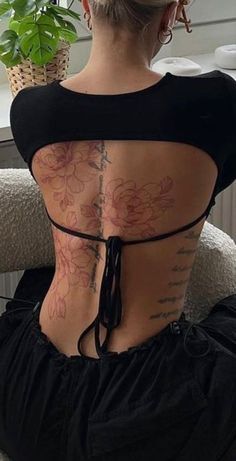 Back Tattoo Ideas For Women, Back Tattoo Ideas, Spinal Tattoo, 12 Tattoos, Usa Tattoo, Girl Back Tattoos, Cross Tattoos For Women, Photography Drawing, Full Back Tattoos