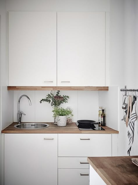 Tiny Kitchen Design, Coco Lapine Design, Minimalist Kitchen Design, Tiny Apartments, Minimalist Apartment, Mini Kitchen, Tiny Spaces, Tiny Apartment, Tiny Kitchen