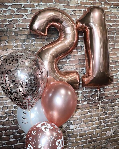 Rose Gold 21st balloons with confetti. 20th Cake Ideas, 20th Cake, Google Birthday, 21st Birthday Balloons, 21 Balloons, 21 Party, Guys 21st Birthday, 21st Bday Ideas, Birthday Goals