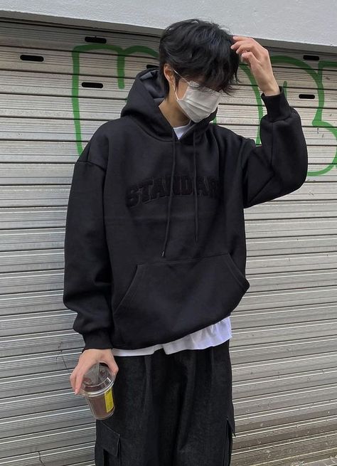 Acubi Boy Style, Jeans Hoodie Outfit, Outfits With Hoodies, Outfit Ideas Hoodie, How To Style Hoodies, Hoodie Outfit Ideas, Fashion For Men Over 40, Korean Hoodie, Korean Street Fashion Men