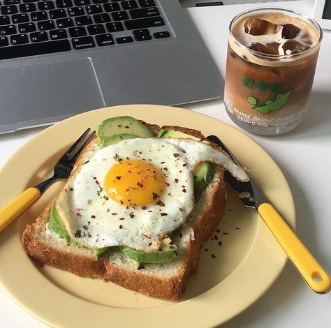 Avocado Toast with Egg