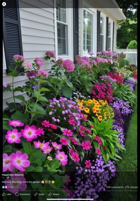 Flower Beds In Front Of House, Beautiful Front Yards, Front Yard Flower Beds, Front Flower Beds, Backyard Garden Diy, Front Garden Landscape, Conserve Water, Garden Flower Beds, Front Yard Garden Design