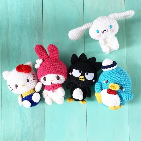 Hello Kitty Amigurumi, Kitty Amigurumi, Hello Kitty Crochet, Crochet Keychain Pattern, Kawaii Crochet, Beginner Crochet Projects, Crochet Decoration, Crochet Fashion Patterns, Fun Crochet Projects