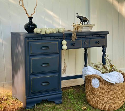 Chalk Paint Desk, Refurbished Desk, Desk Redo, Vintage Wooden Desk, Vintage Painted Furniture, Painting Countertops, Blue Desk, Painted Desk, Grey Countertops