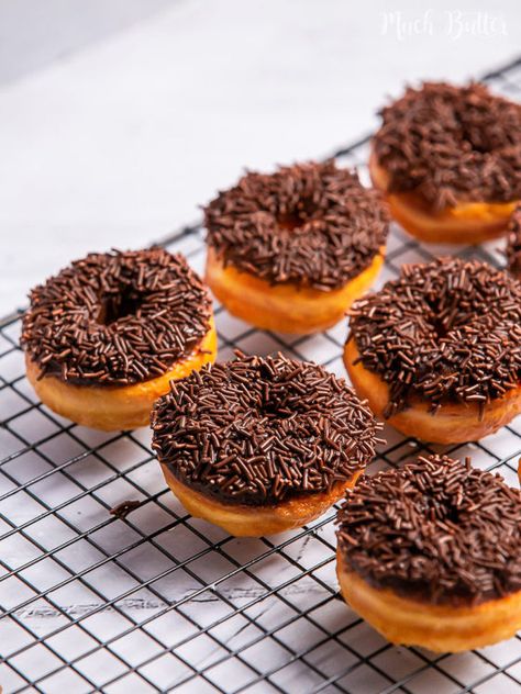 Chocolate sprinkle donuts are stress-free snacks to brighten your day. You can’t eat this sweet, fluffy, and moist donut just one. I bet more 😉 How to handle heartbreak? Sometimes life is just not as easy as it should be. You got a bitter truth such a rejection, broken heart, being left, hurt, ignored, sand, and everything that make you overwhelming mentally at all. Everyone has a different way to handle this feeling of heartbreak. They make their coping mechanism to make themselves better cond Chocolate Sprinkle Donut, Chicken Mushroom Stir Fry, Lasagna With Bechamel Sauce, Crispy Chicken Skin, Donut Sprinkle, Donuts At Home, Cheesy Chicken Recipes, Big Mouths, Monkey Bread Muffins