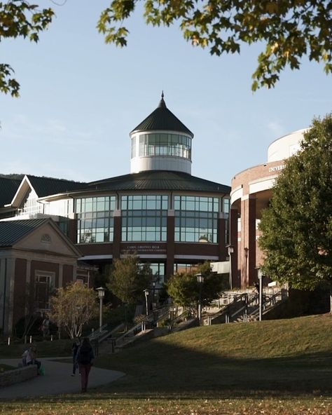 Appalachian State University on Instagram: “Hyperlapse around campus this afternoon. Where’s your favorite place to go on campus? #appstate #appstatestudenttakeover” Lily Core Aesthetic, App State University, Lily Core, Appalachian State University, Appalachian State, App State, Summer Book, Dream College, Summer Books