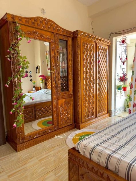 Home Farnichar, Wood Plants, Wooden Almirah, House Styling Interior, Indian Room Decor, Bedroom Decor For Small Rooms, Small Room Design Bedroom, India Home Decor, Easy Room Decor