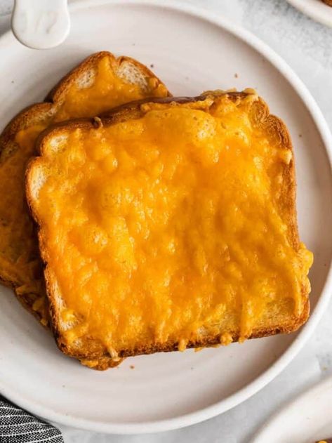 Cheese Toast In Air Fryer, Air Fryer Cheese Toast, Cheese Toast In Oven, Texas Toast Bread, Easy Toast, Homemade Cheez Its, Cheese Toast Recipe, Mac And Cheese Sauce, Cheese Toasties