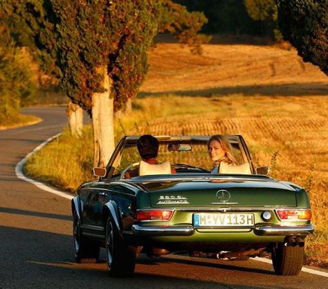 Classic Car Travel on Instagram: “Enjoy your weekend! #weekend #enjoy #enjoylife #drivingexperience #discovery #lifestyle #luxurytravel #luxury #sunset #sl #roadster…” Driving Convertible Aesthetic, Old Convertible Cars Aesthetic, Driving Vintage Car, Classic Benz, Mercedes Pagoda, Vintage Car Convertible, 280sl Mercedes, Mercedes 230, Mercedes 280