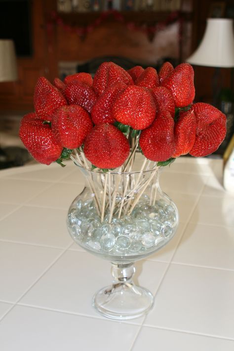 The Bachelor Finale Party - Easy strawberry rose bouquet!  Don't forget to put chocolate dipping sauce out beside it! #BachelorFinale #StrawberryBouquet Bachelor Finale Party Food, The Bachelor Watch Party Ideas, Bachelor Watch Party Food, The Bachelor Themed Party, Strawberry Rose Bouquet, Bachelor Bracket, Strawberry Centerpiece, Bachelor Party Food, Watch Party Food