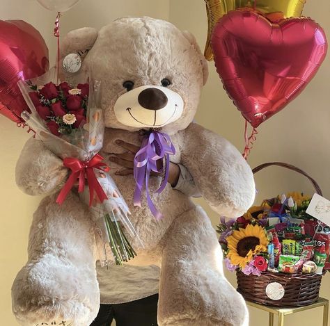 Valentines Teddy Bears Gift Ideas, Bear And Flowers Gift, Giant Teddy Bear Valentines Day, Big Teddy Bear And Flowers Gift, Big Teddy Bear Valentines Day, Large Teddy Bear, Giant Teddy Bear, Giant Teddy, Cute Winnie The Pooh