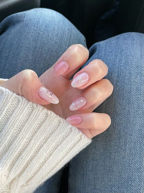 Douyin Nails No Charms, Short Oval Nails Designs Christmas, Classic Gel Nail Designs, Korean Simple Nail Art, Nail Ideas Korean Style, Natural Nails With Rhinestones, Simple Coquette Nails, Soft Nail Designs, Almond Short Nails Design