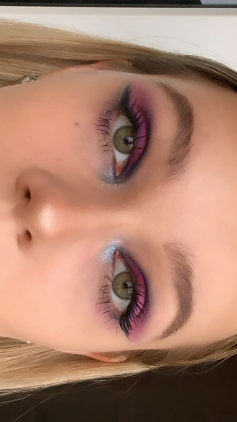 Pink Purple Makeup, Rain Makeup, Makeup With Glitter, Pink Eyeshadow Makeup, Light Eye Makeup, Eyeshadow For Hooded Eyes, Purple Makeup Looks, Concert Makeup, Purple Eye Makeup