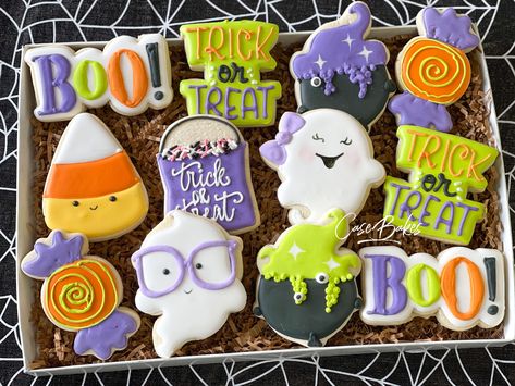 1 dozen Halloween themed. Each cookie will come individually heat sealed for freshness. colors can be customized. Cookie sets on our website are sold as pictured. We can customize the names/ages/colors. If you would like something more custom please contact us for a custom order. Halloween Cookie Designs, Cookies 2023, Halloween Sugar Cookies Decorated, Candy Corn Cookies, Cookie Sets, Halloween Cookies Decorated, Royal Iced Cookies, Halloween Sugar Cookies, Cookie Cake Birthday