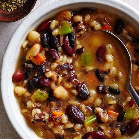 Three-Bean & Barley Soup Bean And Barley Soup Recipe, Breakfast Low Carb, Low Cholesterol Recipes, Barley Soup, Diet Vegetarian, Lentil Soup, Healthy Soup Recipes, Bean Soup, Bean Recipes