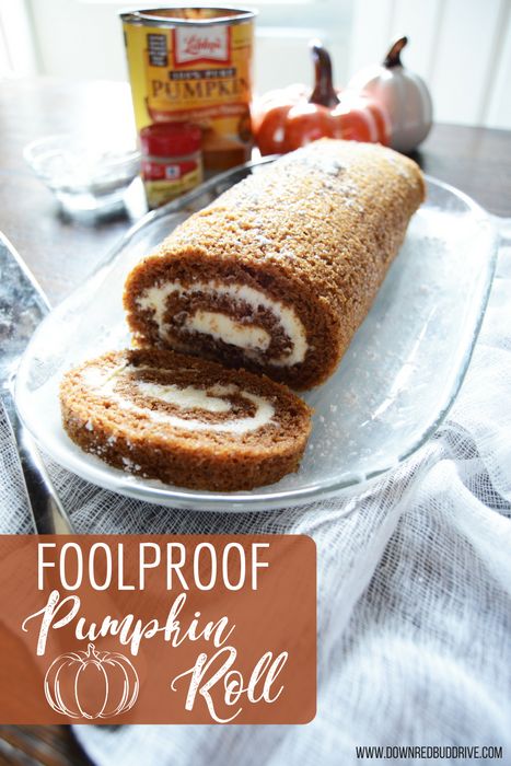 Easy Pumpkin Roll, Fall Desserts Thanksgiving, Pumpkin Roll Recipe Easy, Pumpkin Roll Recipe, Dessert Thanksgiving, Bourbon Caramel, Pumpkin Roll Cake, Pumpkin Rolls Recipe, Caramel Pumpkin