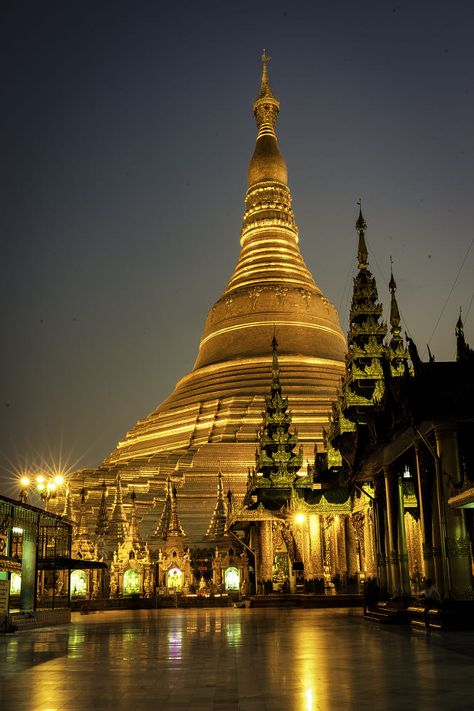 Shwe Dagon Pagoda Wallpaper, Shwedagon Pagoda Photography, Myanmar Tattoo, Myanmar Places, Yangon City, Pagoda Temple, Shwedagon Pagoda, Fall Photo Shoot Outfits, Japanese Pagoda