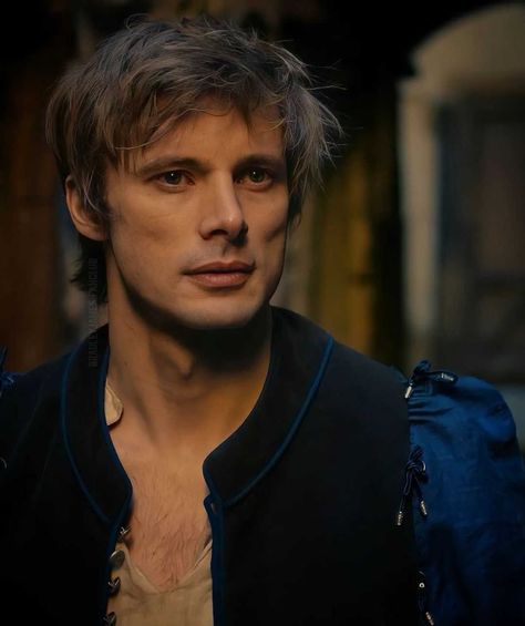 Medici Series, Merlin Show, Series Characters, Merlin Fandom, Heroes Book, Merlin And Arthur, Arthur Pendragon, James Arthur, Bradley James