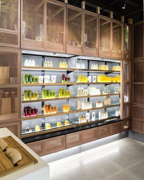 Juice Bar Interior Design, Magical Interior, Juice Bar Interior, Food Retail, Hogwarts Letter, Supermarket Design, Retail Inspiration, Fruit Shop, Bar Interior