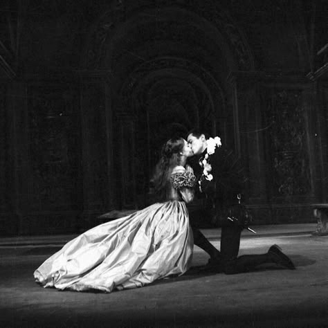 Alain Delon and Romy Schneider - Paris, March, 1961 Night Couple, Romy Schneider, Alain Delon, Arte Fantasy, Pics Art, Beautiful Couple, Two People, Belle Epoque, Hopeless Romantic