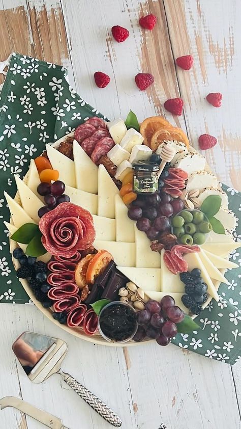 Build a Board with me! in 2022 | Food design, Party food platters, Party food appetizers Charcuterie Board Meats, Charcuterie Appetizers, Charcuterie Meats, Charcuterie Gifts, Party Food Buffet, Charcuterie Inspiration, Charcuterie Platter, Charcuterie Cheese, Party Food Platters